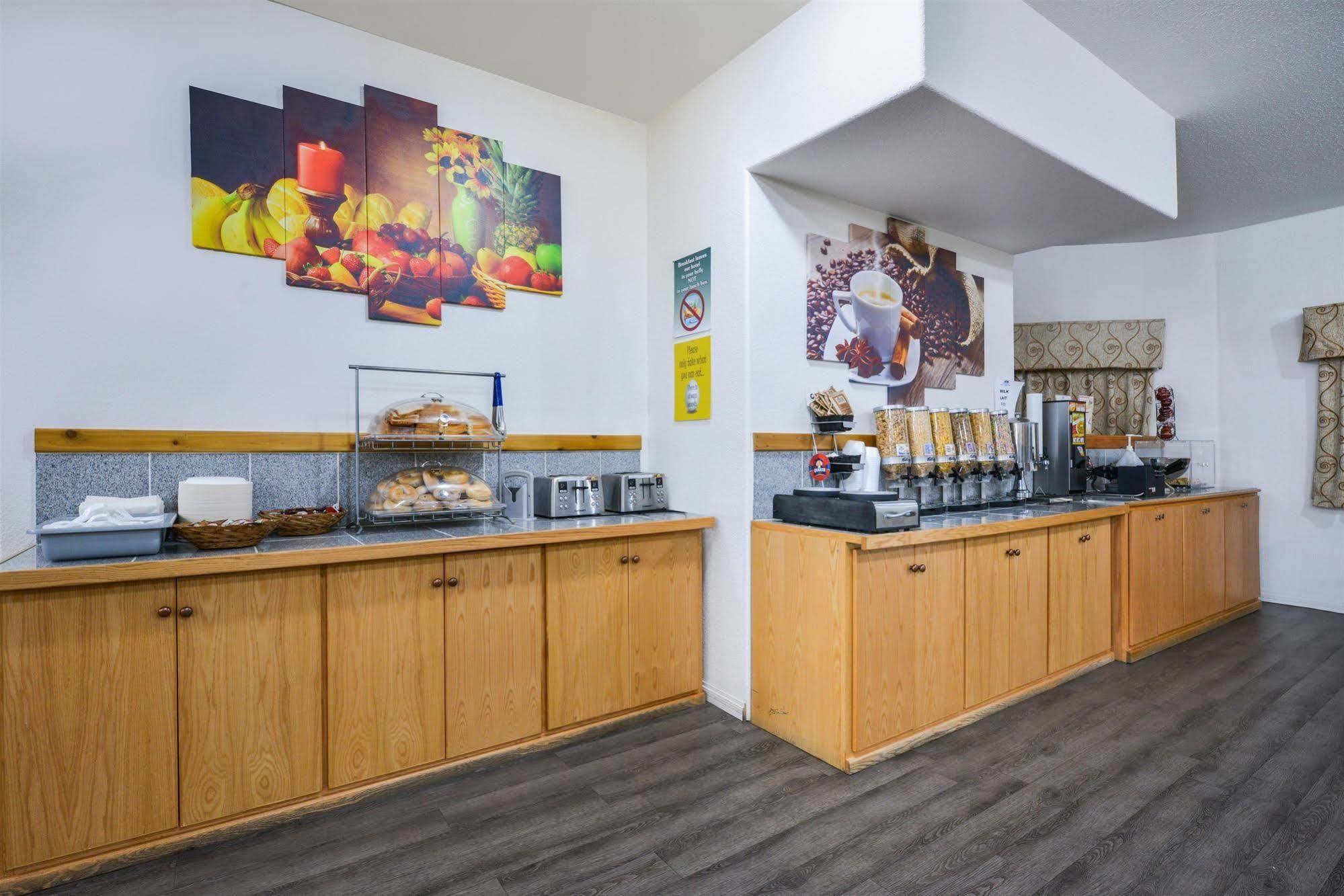 Canadas Best Value Inn Valemount Buitenkant foto