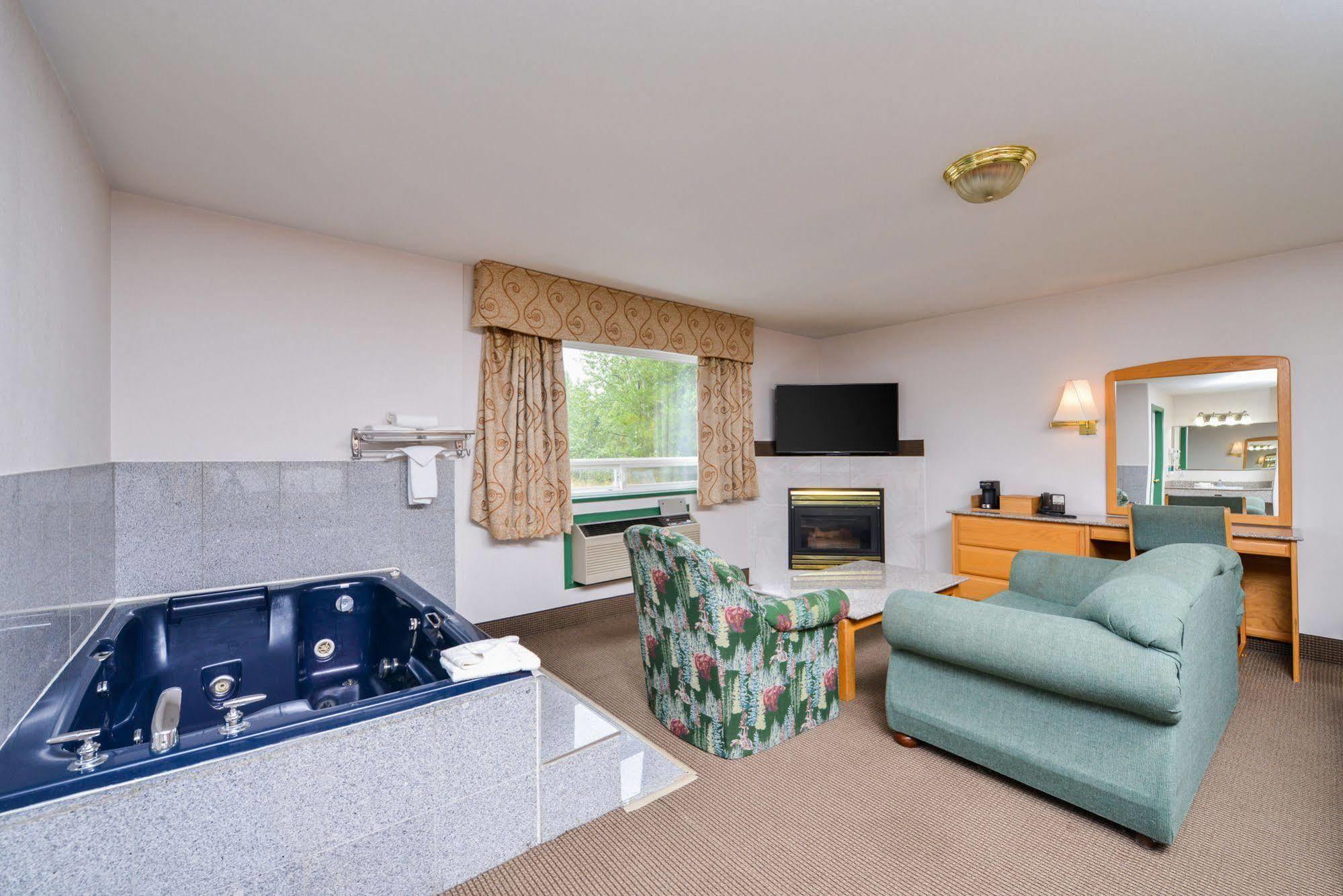 Canadas Best Value Inn Valemount Buitenkant foto