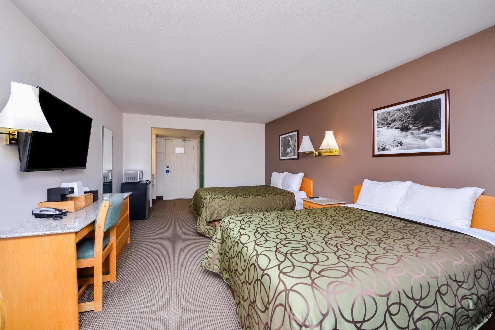 Canadas Best Value Inn Valemount Buitenkant foto
